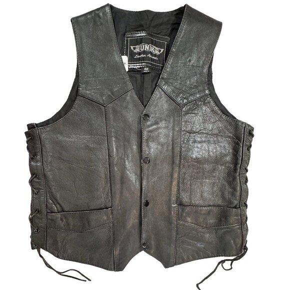UNIK Men's Black Leather Motorcycle Vest Sz 42 Snaps Lace-Up Sides Pockets Biker - Picture 3 of 16